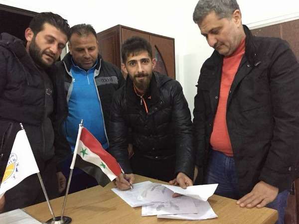 خرفان خلال التوقيع