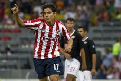 فرحة عمر برافو بعد تسجيله لهدف في مرمي ليبرتاد