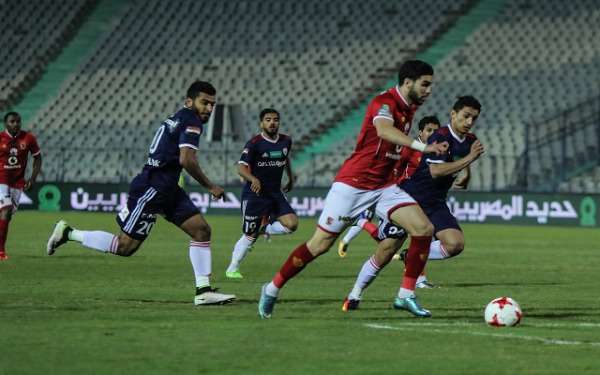 وليد أزارو خلال المباراة