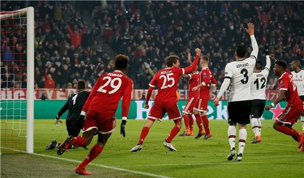 لحظة هدف توماس مولر