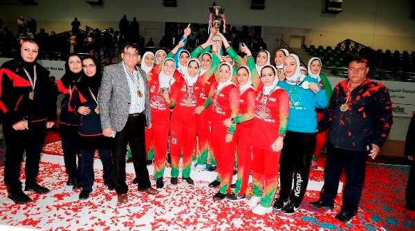 تتويج المنتخب الإيراني