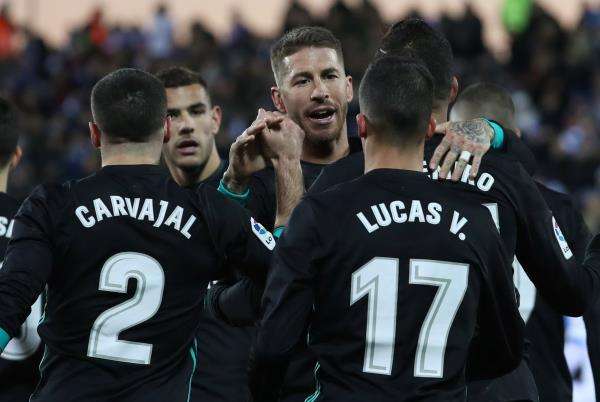 راموس مع لاعبي ريال مدريد