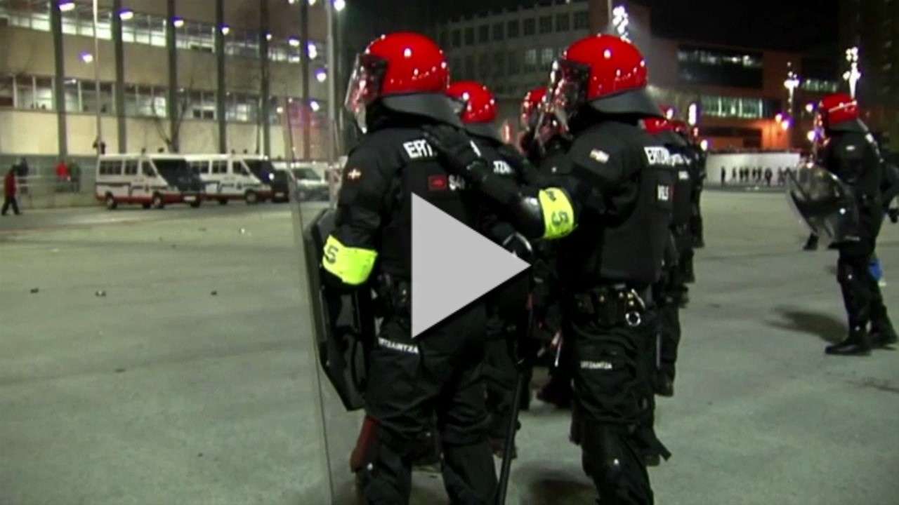 جانب من أحداث الشغب 