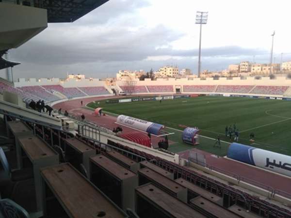 مدرجات الملعب قبل المباراة