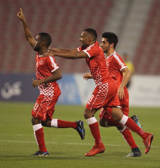 فرحة خلفان ولاعبي العربي بالهدف