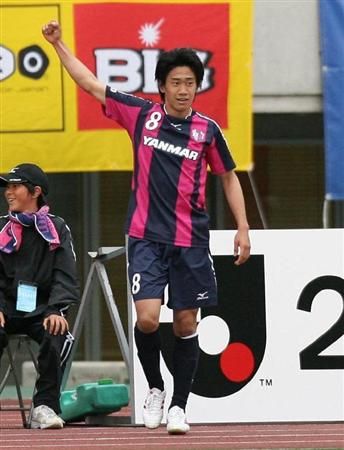 كاغاوا بعد إحرازه هدف الفوز لسيريزو