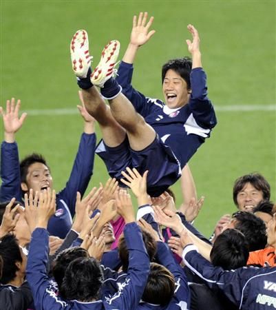 لاعبي سيريزو يودعون زميلهم كاغاوا بطريقتهم الخاصة