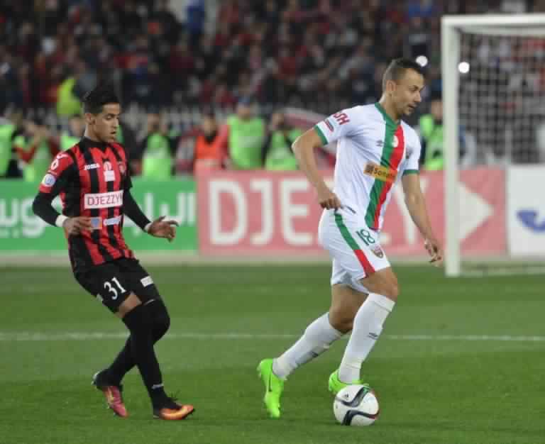 جانب من مباراة سابقة بين الفريقين