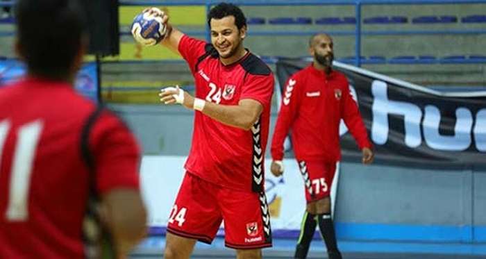 لاعبو الأهلي