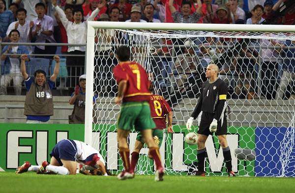 من مباراة أمريكا والبرتغال 2002