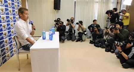 صورة للمؤتمر الصحفي والذي أقيم في إحدى قاعات مطار ناريتا الدولي