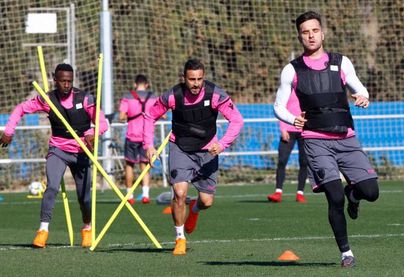 المولد في تدريبات فريقه