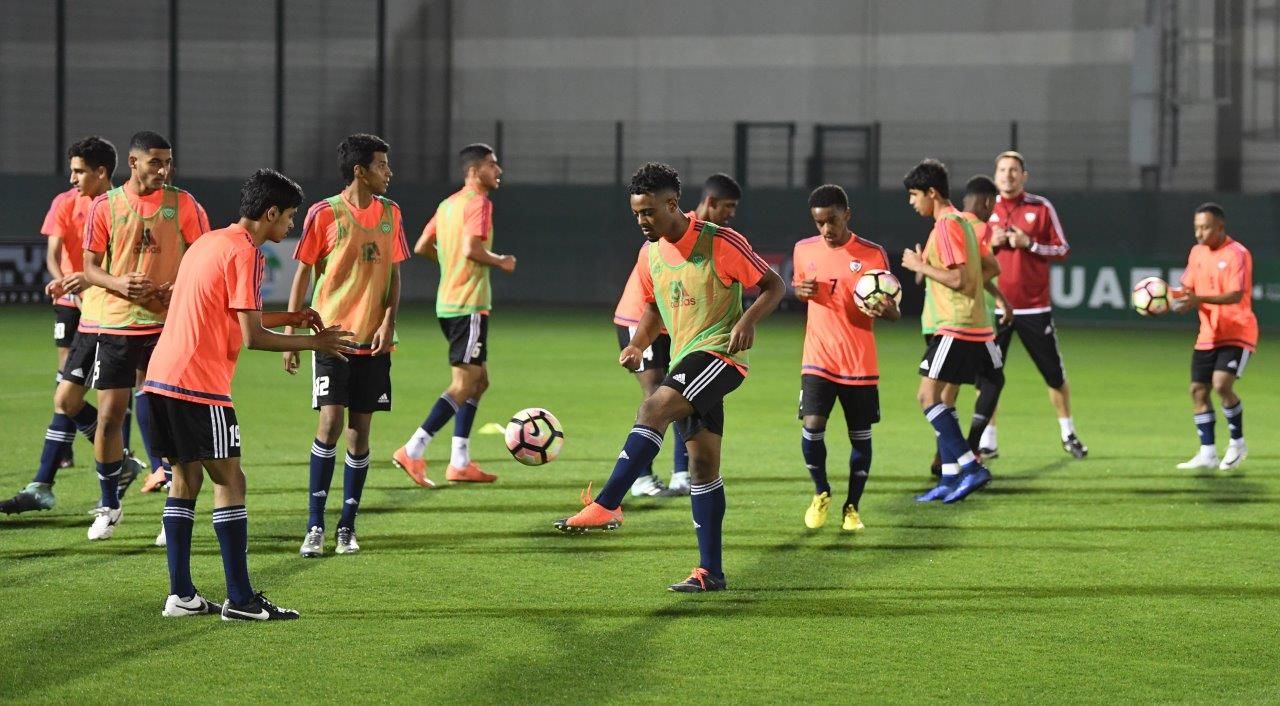 من تدريبات منتخب الامارات