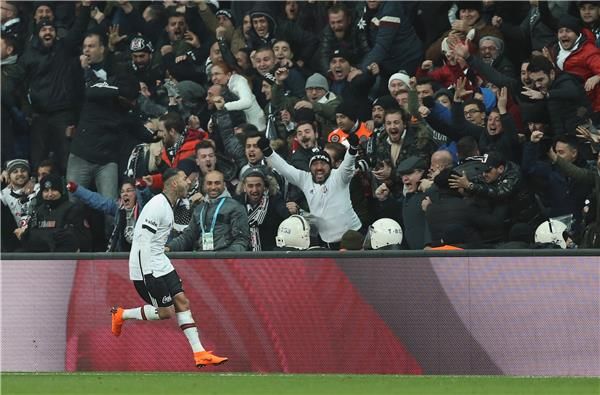 فرحة ريكاردو كواريزما بالهدف