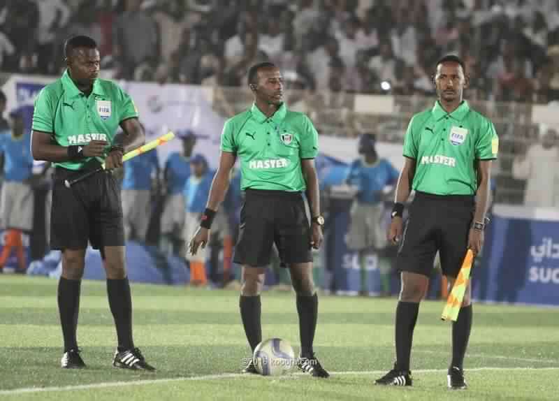 صديق الطريفي ( يميناً )