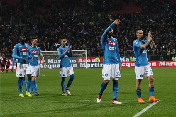 لاعبو نابولي