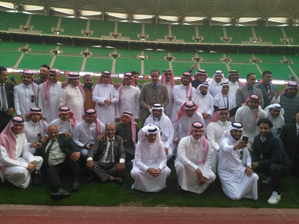 الوفد الإعلامي السعودي في ملعب المباراة
