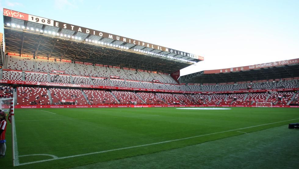 ملعب المولينون