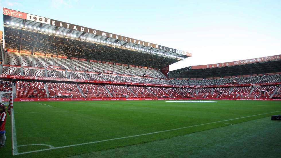 ملعب المولينون