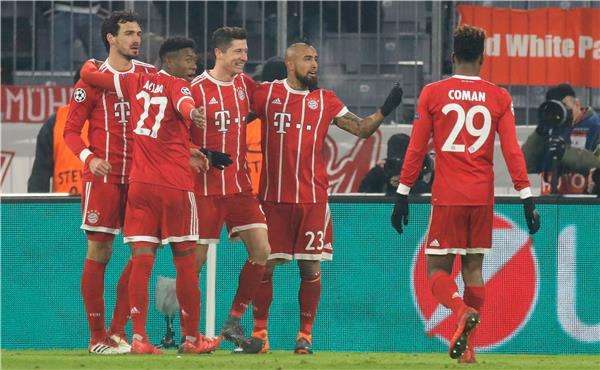 ليفاندوفسكي بين لاعبي البايرن