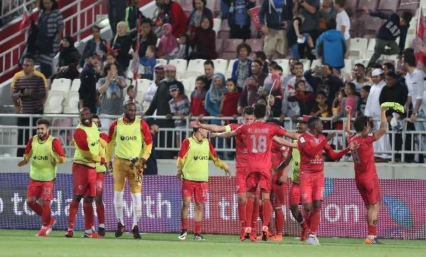  كلود امين مع لاعبي الدحيل