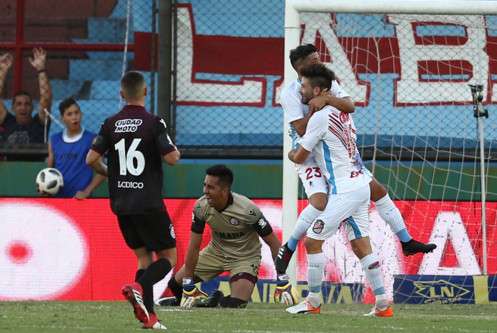 من لقاء أرسنال ساراندي ولانوس