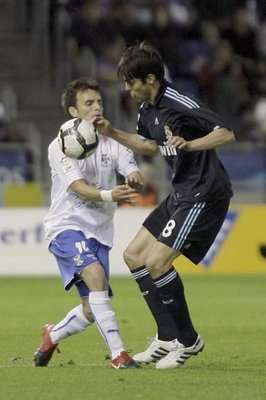 ايوزي جارسيا مع كاكا في كرة مشتركه