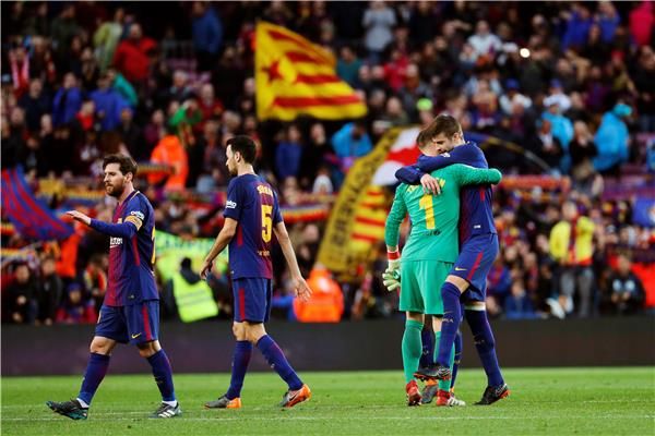 فرحة لاعبي برشلونة