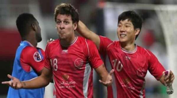 لاعبا الدحيل