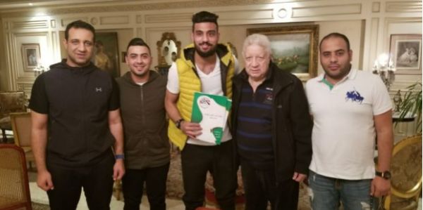 الشناوي أثناء تجديده للعقد