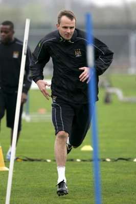 لاعب الوسط الألماني ديـتـمـار هـامــان