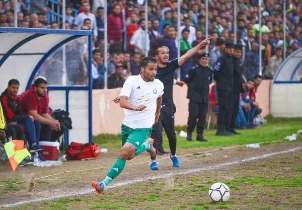 سالم ميلاد خلال إدارته لإحدى مباريات رفيق