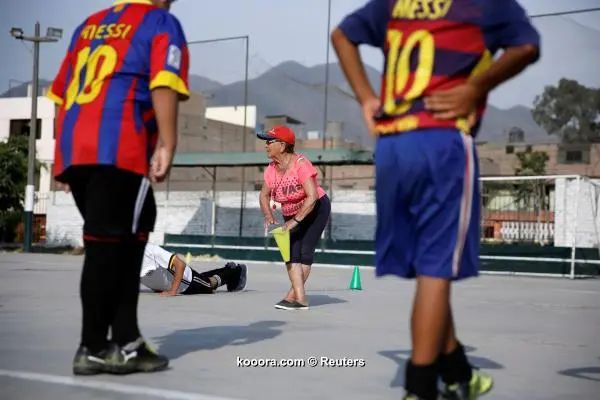 ?i=reuters%2f2018-03-06%2f2018-03-06t161518z_94661513_rc131ee94200_rtrmadp_3_peru-soccer-oldest-trainer_reuters