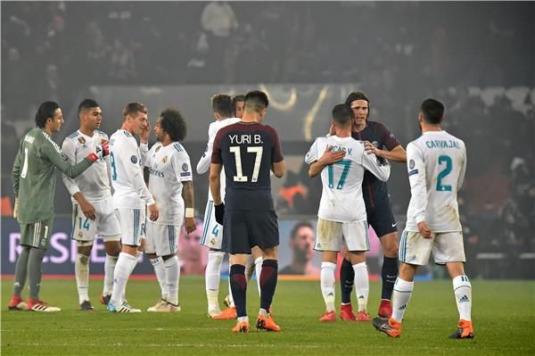 لاعبو سان  جيرمان وريال مدريد عقب اللقاء