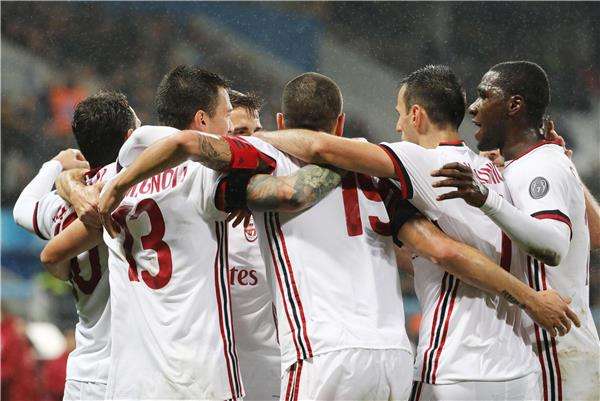 لاعبو ميلان