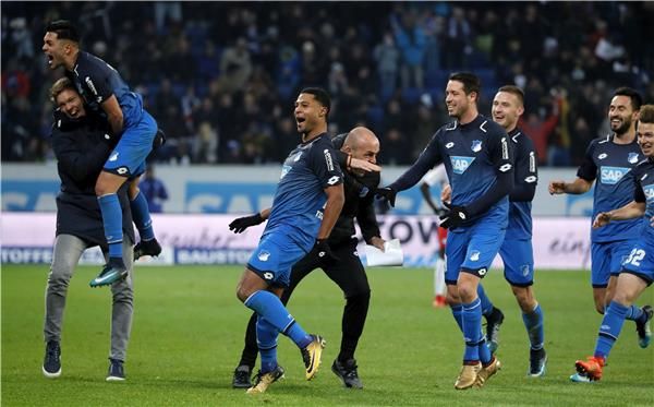 جنابري مع لاعبي هوفنهايم