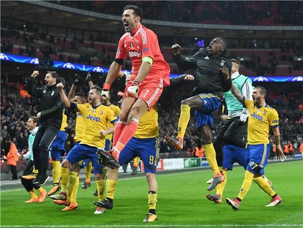 فرحة لاعبي يوفنتوس بعد المباراة