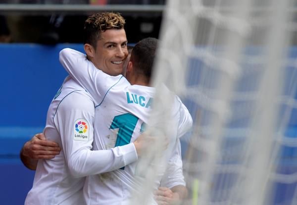 رونالدو يقود ريال مدريد للفوز على إيبار