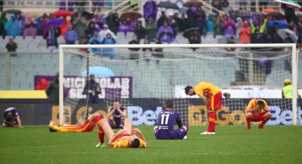 جانب من تأثر لاعبي فيورنتينا عقب المباراة