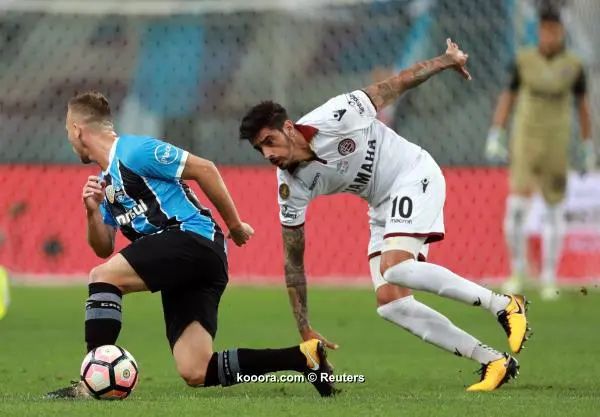 ?i=reuters%2f2017-11-23%2f2017-11-23t004738z_625874963_rc17bc31c240_rtrmadp_3_soccer-libertadores-gre-lan_reuters