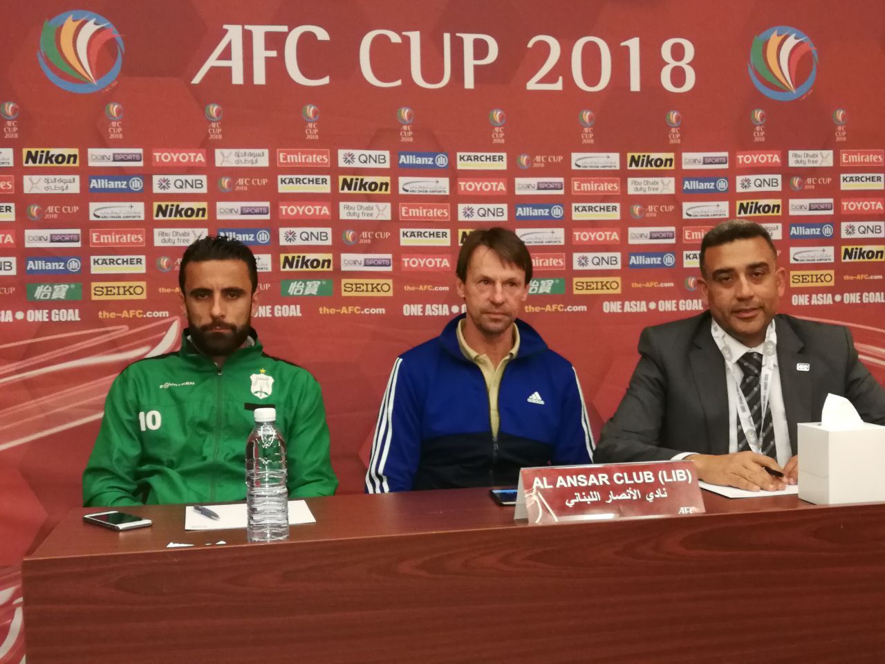 ستراكا وعباس عطوي في المؤتمر الصحفي