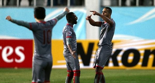 لاعبو الدحيل