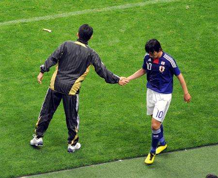 شونسوكي ناكامورا لم يقدم مستواه المعهود أمام كوريا الجنوبية ليخرج مبكراً