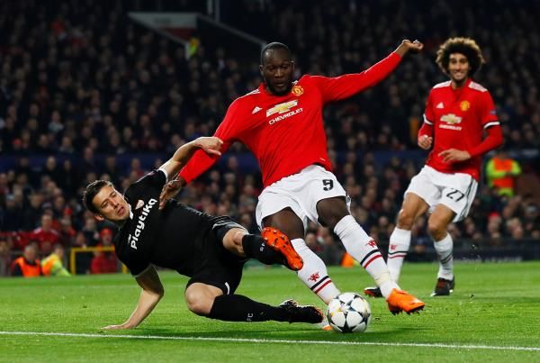 2018-03-13t195356z_343103340_rc19cec32800_rtrmadp_3_soccer-champions-mun-sev_reuters