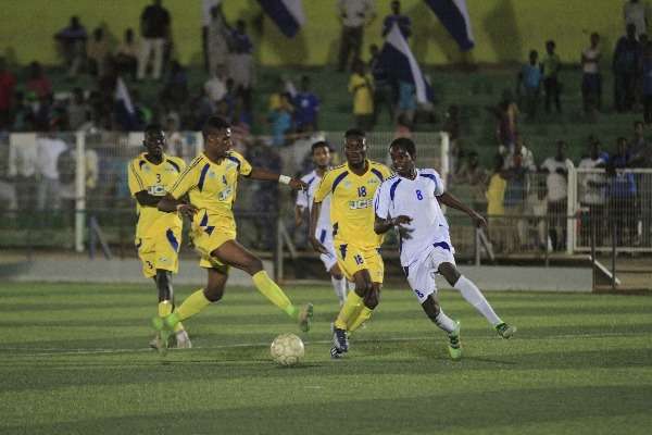 جانب من مباراة كوبر والأمل