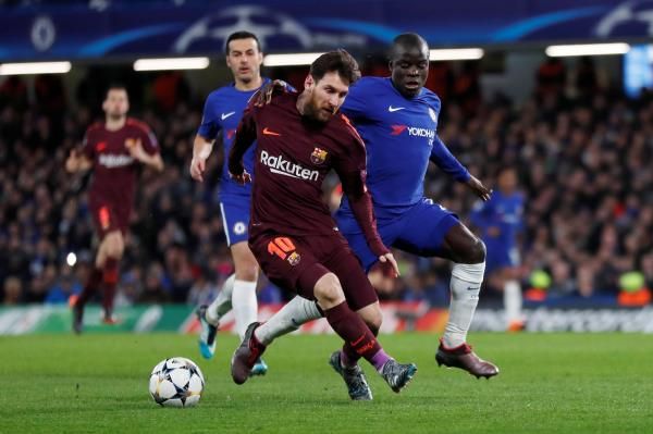 جانب من مباراة الذهاب بين برشلونة وتشيلسي