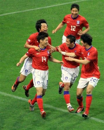 بارك جي سونغ وزملائه تلقوا المديح من الإعلام الكوري