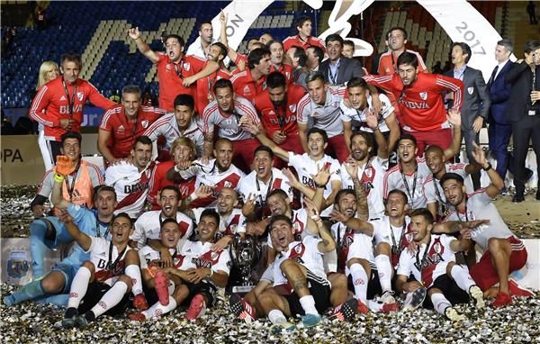 لاعبو ريفر بليت