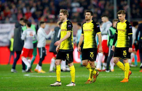 لاعبو دورتموند بعد توديع الدوري الأوروبي