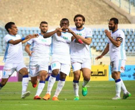 دييجو كالديرون مع لاعبي الإسماعيلي